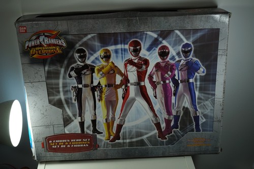 POWER RANGERS Operazione Overdrive 6 Personaggi Hero Set Nuovo con scatola Sigillato NUOVO! - Foto 8 di 9