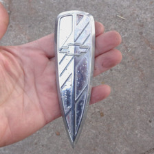 1941 1942 1946 Chevy Truck Grille Emblem Original Gm