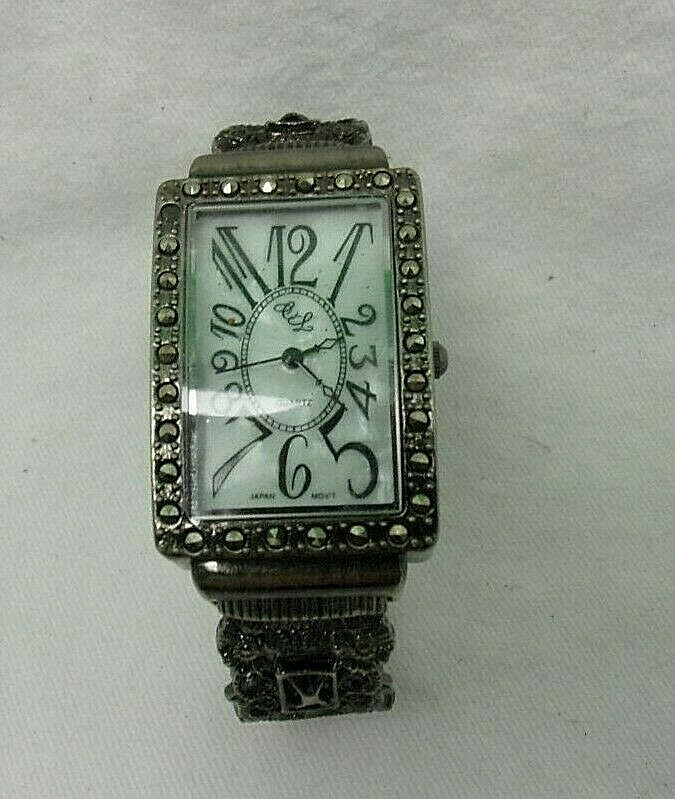 Quartz Gem Wrist Watch Analog Silver Tone works Japan Movement