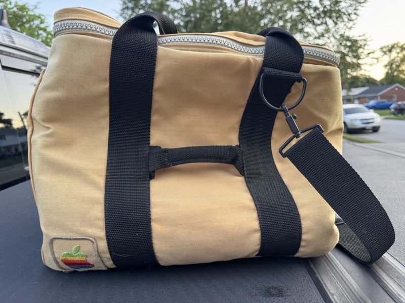 Vintage 1980s Apple Macintosh Computer Carry Bag – Fits 128k/512k/Plus/SE