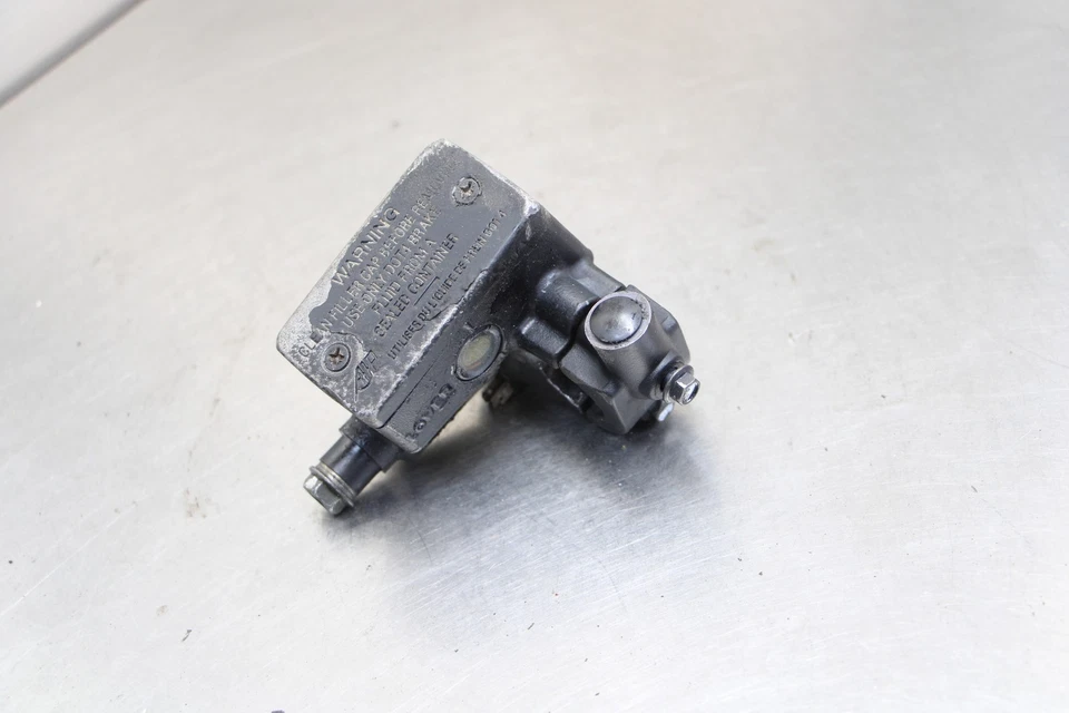 04-09 SUZUKI GS500 GS500F FRONT BRAKE MASTER CYLINDER 59600-0AEA0 59600-45C10 Foto 3 de 4