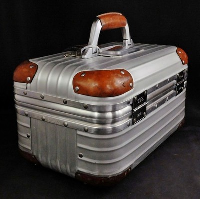 モワ トパーズ『ASSIMA』アルミ二ウム・ハンドケース 50L ’80・激レア モワ トパーズ『ASSIMA』アルミ二ウム・ハンドケース 50L '80・激レア