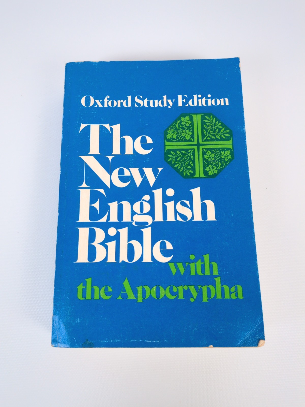 The New English Bible With the Apocrypha Oxford Study Edition 1976 Paperback