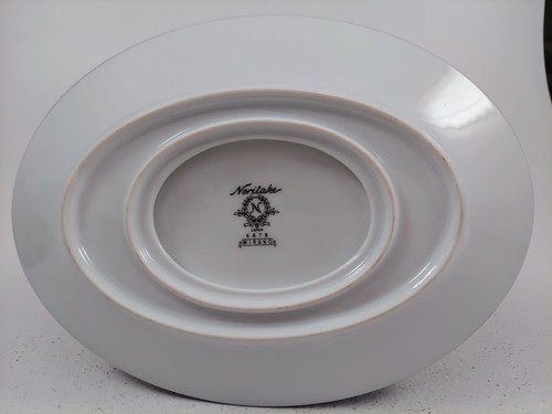 Noritake Mirano Black Platinum Sauciere Sauce mit aufgesetztem Unterteller 6878 - Bild 4 von 5