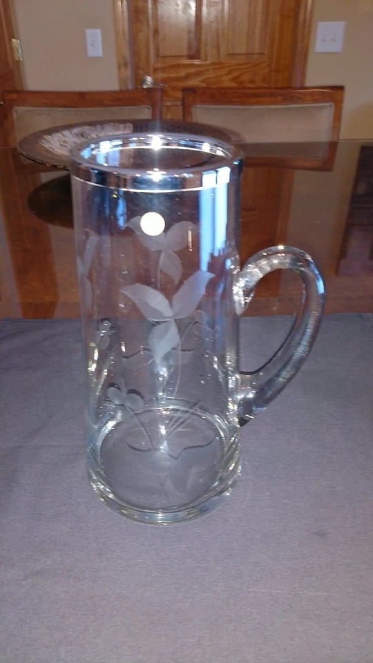 Jarra de Cristal Hecha en Polonia 5 1/2" x 11" Floral Delgada Diseño Retro Foto 2 de 4