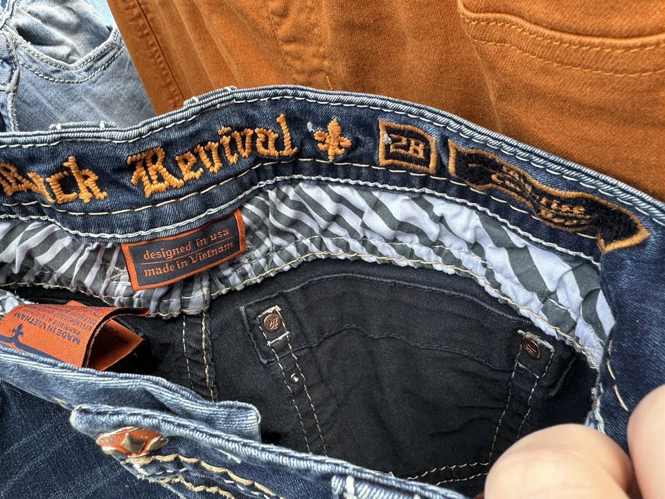 Jeans feminino Rock Revival, tamanho 28 - Imagem 3 de 3