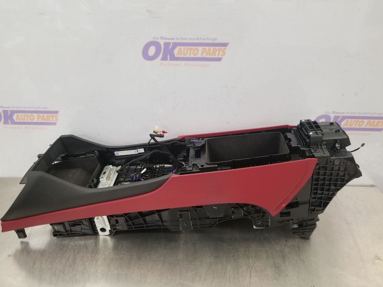 Maserati Levante 1957 Center console base Red