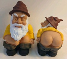 Mooning  Squatting Garden Gnome Figurines Set Novelty Yard Decor