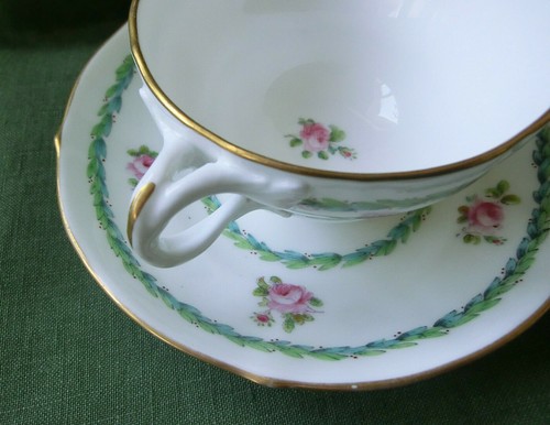 VICTORIAN WAISTED TEA CUP & SAUCER PINK ROSES LOOPED HANDLE HAND PAINTED MINTON - Picture 4 of 12