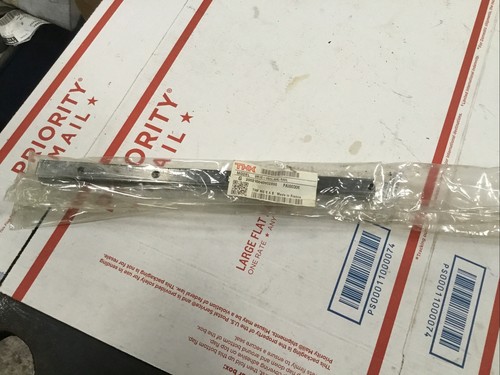 THK, Model SR15-280L(GK) Rail - Picture 1 of 4