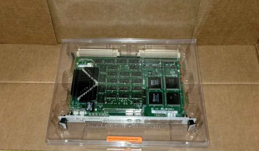 MOTOROLA MVME 2700 712 I/0 - 01-W1668B67C W/ 01-W3287F - Image 2 of 4