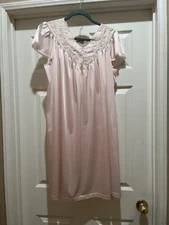 Vintage Vanity Fair Nylon Nightgown Lace Eyelet Trim  Medium Grandma USA