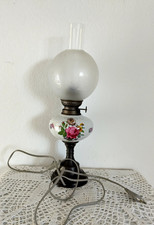 Ancienne lampe à pétrole en faïence et étain, électrifiée, compléte