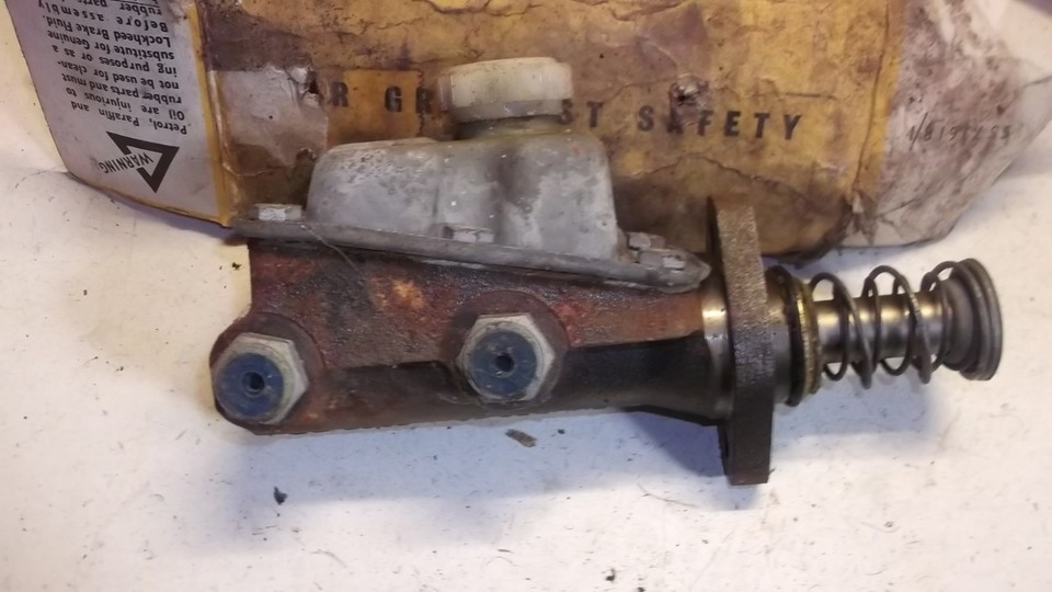 TRIUMPH 2000 MK1 LOCKHEED TANDEM SYSTEM BRAKE MASTER CYLINDER 4222-720 ...