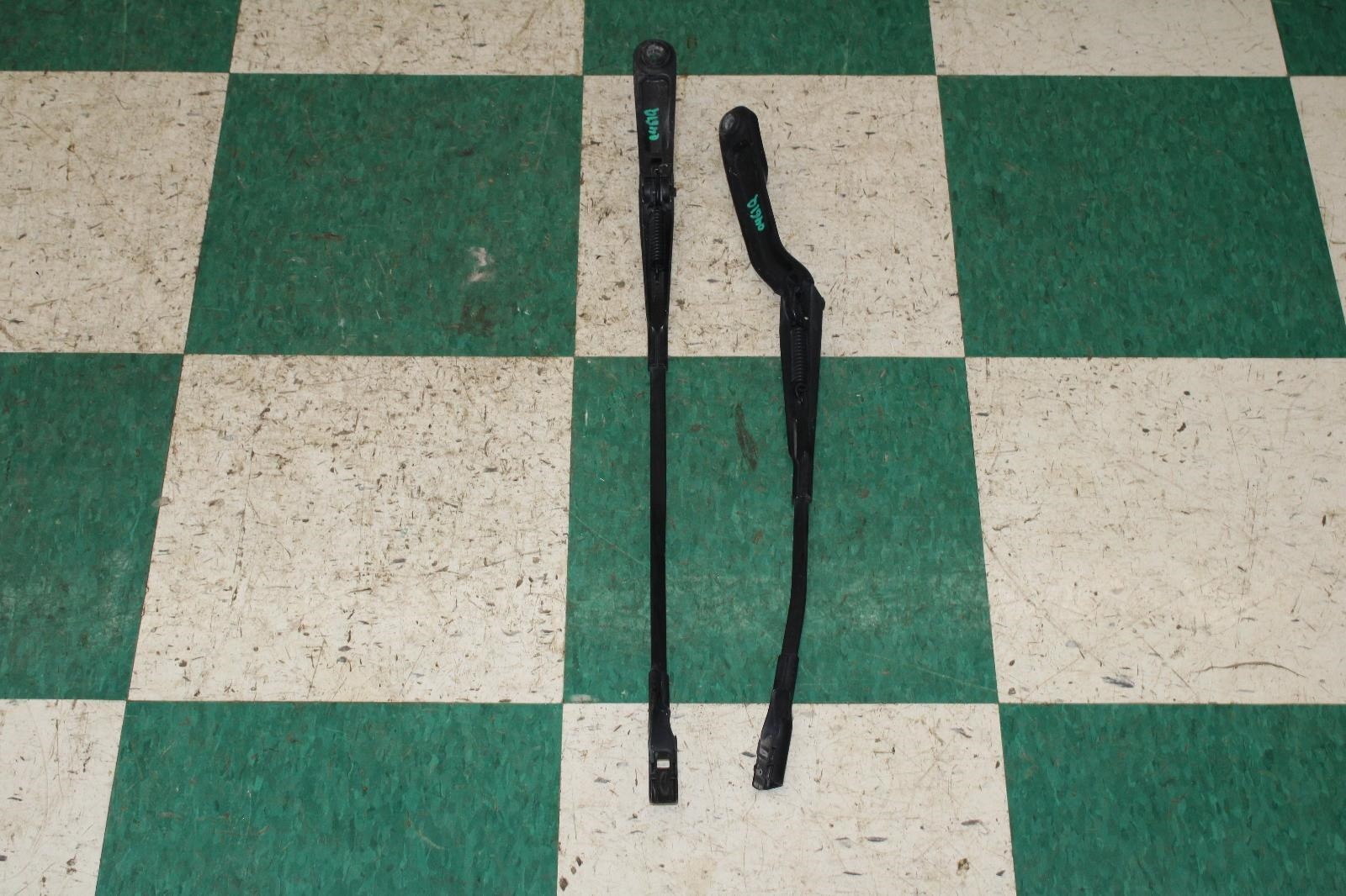 Bentley Continental GT 2019-2024 Left, right Wiper arms Pair