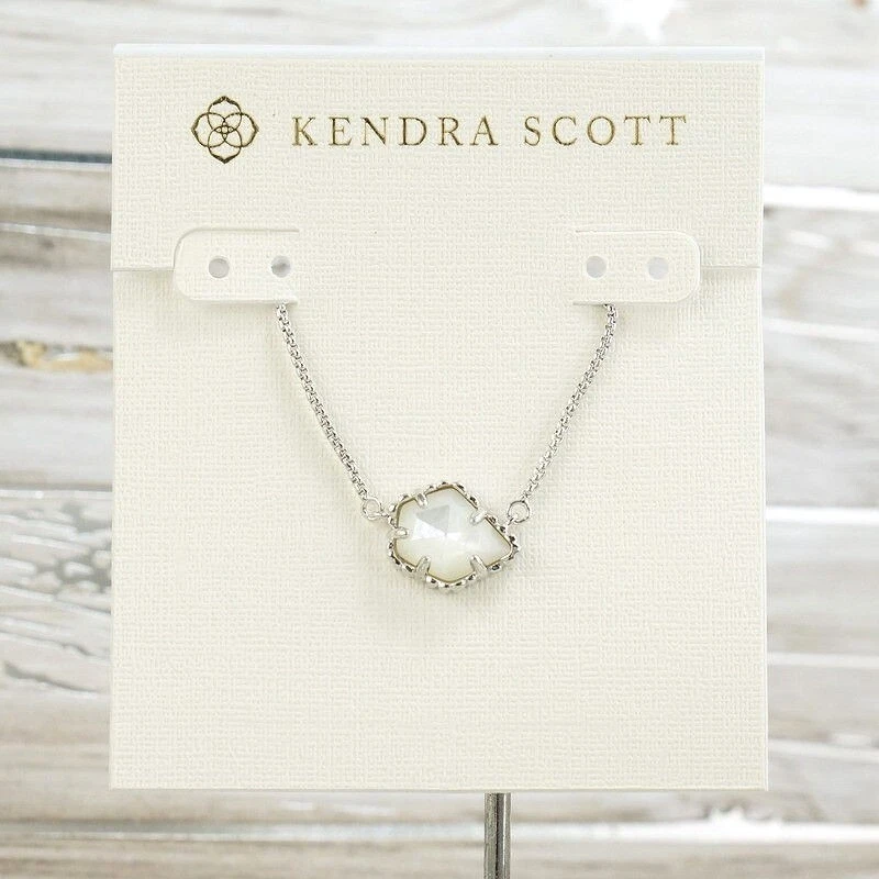 Kendra scott 2024 tess pendant necklace