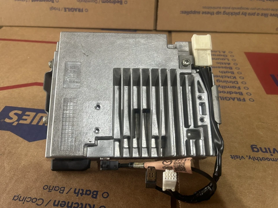 Módulo de control sintonizador recuperación radio navegación Mazda 3 2014-2016 BHP1669C0C Foto 4 de 4