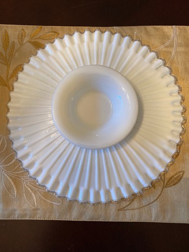 Vintage Fenton White Milk Glass Ruffled Pedestal Cake Plate - Picture 4 of 6