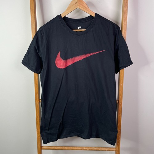 Nike Hangtag Swoosh Shirt Mens Large Black Graphic Print Crew Neck Short Sleeve - 第 1/11 張圖片