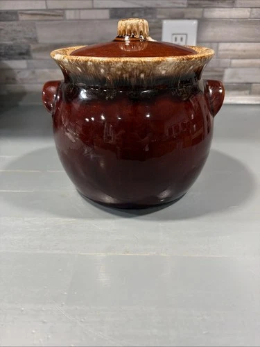 Vintage Hull Pottery Brown Drip Bean Pot With Lid Oven Proof USA 2Qt