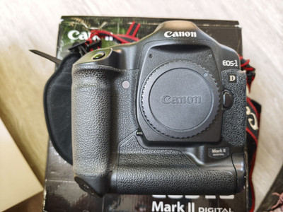 Canon EOS 1 D Mark II in sehr gutem Zustand, original verpackt
