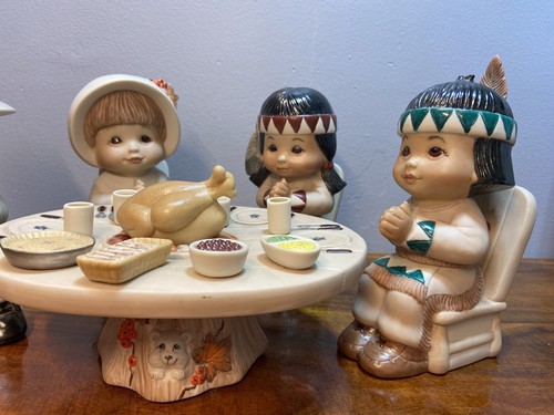 Sweet Tots Thanksgiving Pilgrims & Native American Indians Feast Table Decor Set - Picture 3 of 14