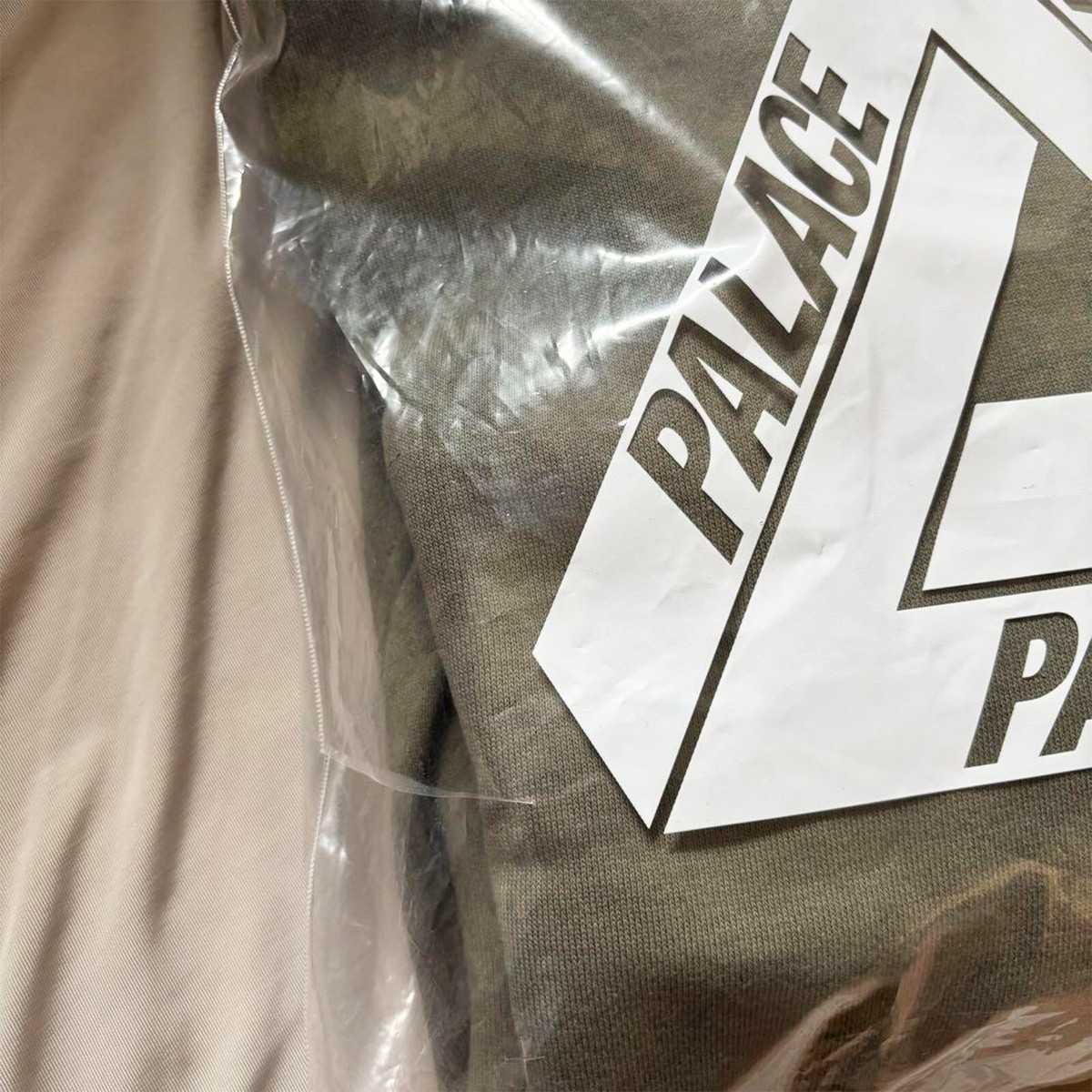 PALACE SKATEBOARDS PORTER LOGO HOODIE Olive S Size Tri-Ferg Japan 