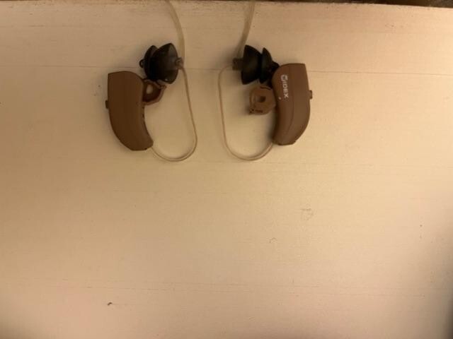 Widex Evoke Pair of E-F2 330 Silver Grey Best Quality Hearing Aids w/Remote