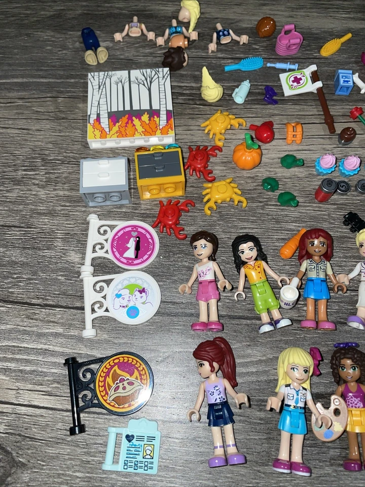 Lego Friends Minifigures & Other Pieces - Image 3 of 4