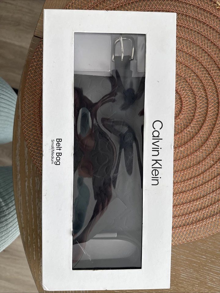 Calvin Klein 皮带袋黑色(小号/中号)全新带盒 — 第 4/4 张图片