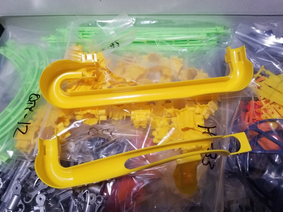 Quercetti 500 pc Skyrail Suspension Marble Track w/ Motorized Elevator Glow Dark - Image 2 of 4