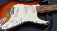 SQUIER CLASSIC VIBE '60S STRATOCASTER Used Natobody Mapleneck Laurel fingerboard