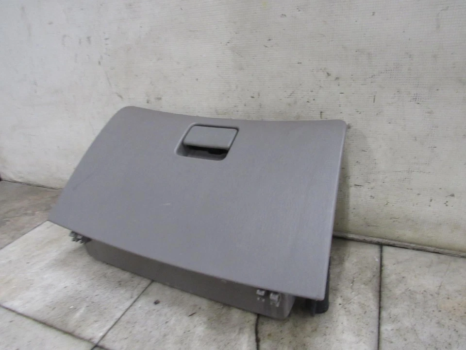 GLOVE BOX 03 04 05 06 07 08 TOYOTA COROLLA - Image 3 of 4