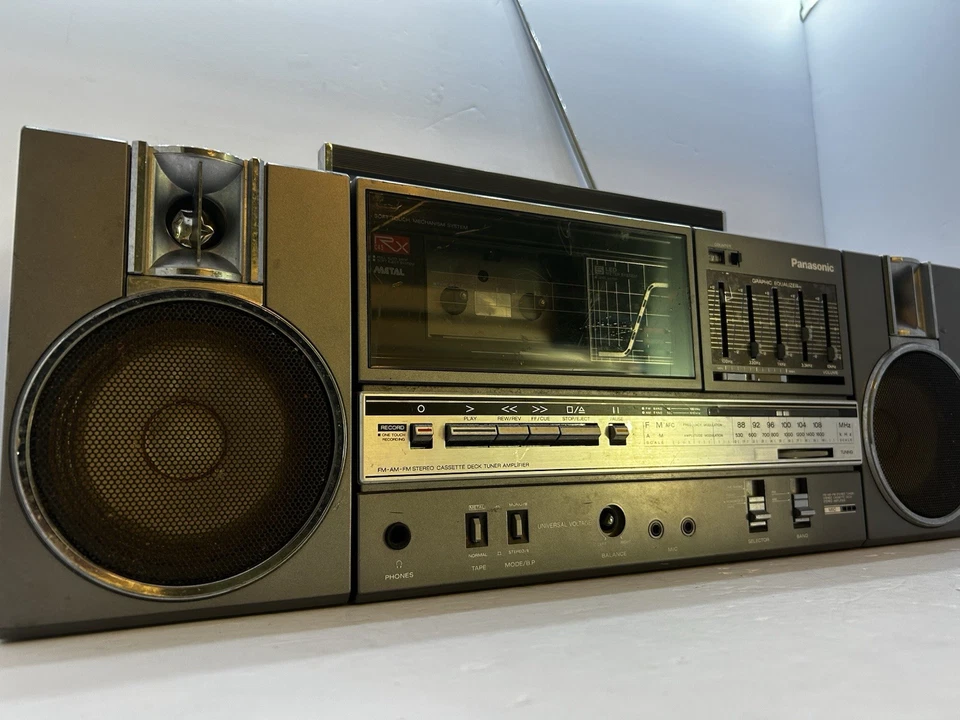 Reproductor de cinta casete radio AM/FM vintage Panasonic RX-C45 Boombox GhettoBlaster Foto 3 de 4