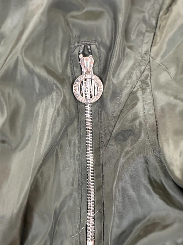 DKNY Parka Girls Anorak Coat Size 10/12 Army Green Pink Lining Winter Jacket - Image 4 of 4