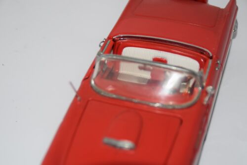 Danbury Mint - Ford Thunderbird 1956 Convertible 1/24 Red Die cast NO BOX - Picture 2 of 12