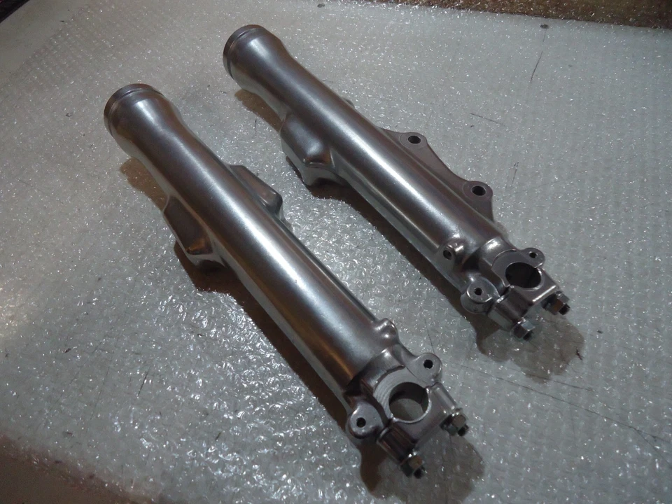 Suzuki GT380 Fork Lowers GT 380 Forks - Image 4 of 4