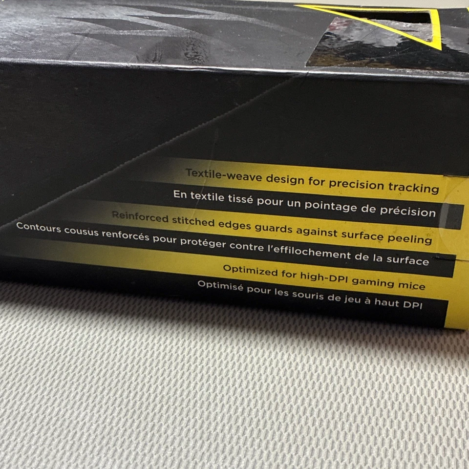 Corsair Extended Gaming Mouse Pad - MM300 Anti-Fray Cloth Mouse Mat - Image 4 of 4