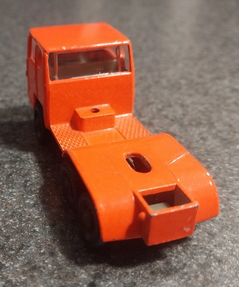 Semirremolque tractor Majorette Bernard Francia rojo, serie 300 Foto 4 de 4