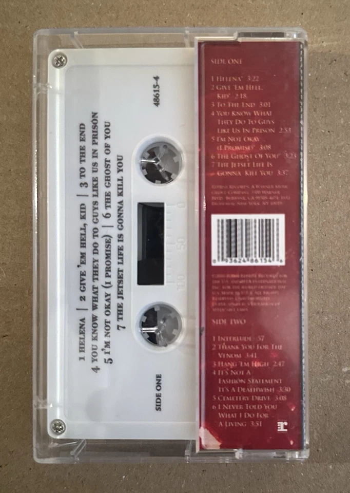 My Chemical Romance Three Cheers For Sweet Revenge Cassette MCR Gerard Way Emo Foto 2 de 3