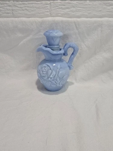 EUC Vintage 1978 Avon Victorian Style Blue Rose Milk Glass Pitcher W/Stopper