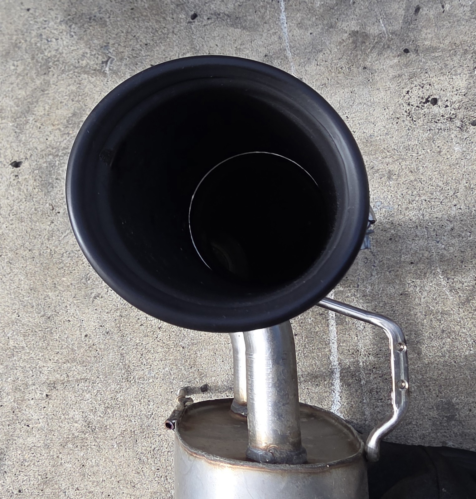 McLaren 720S Sport muffler P/N 14H0176CP