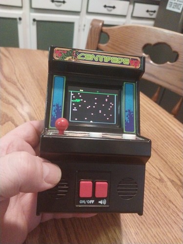 1981 ATARI Centipede Vintage Original Mini Arcade Game Tested Works #09541 - Picture 7 of 15