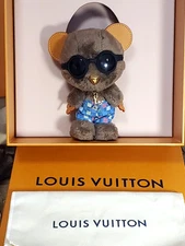 Louis Vuitton LV Louis Bear Bag Charm M03178 Nigo Pharrell Williams Key Chain