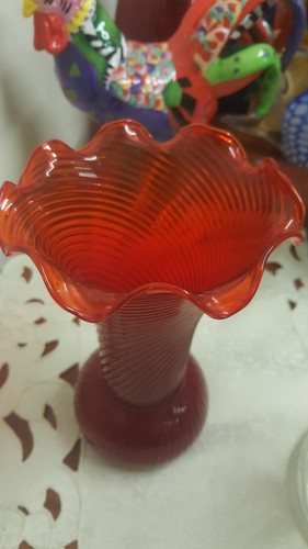 Vintage Glass Vase Red 60s Retro Decor - Mid\Late Century . - Picture 2 of 2