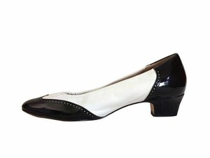 navy spectator pumps