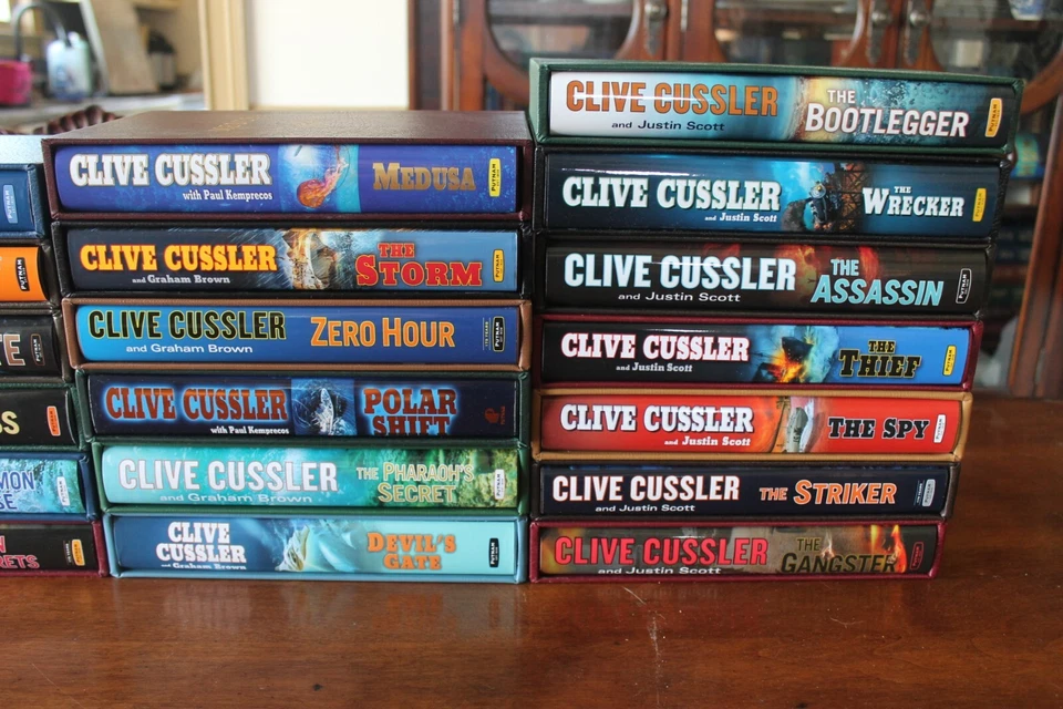 Clive Cussler 6 Double Signed Norwood Press 1st Editions w/ Slipcase & Dustcover Foto 2 de 4