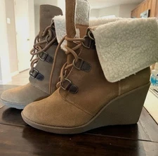 Coach and Four Sherpa Suede Leather Boots Women’s Size 8.5 Tan Brown Keystone II