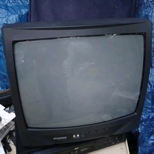 Vintage Sylvania SRT2319 19" CRT TV Front RCA Inputs - Retro Gaming. With Remote