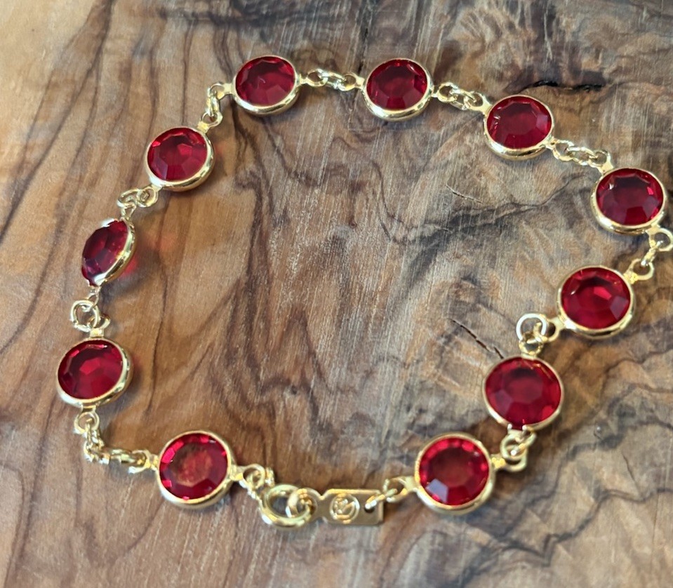 Vintage SWAROVSKI Swan Signed Red Bezel Crystal Bracelet